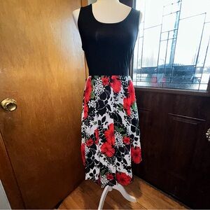 Women's Size Small Summer Casual Black Tank Flowy Floral Dress NWT
